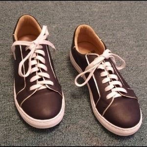 Girls black and white sneakers